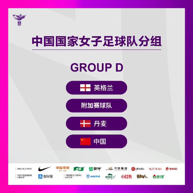 故事产生在将来的世界中，当方圆真实产生的所有工作都没法再刺激到年青人麻痹的神经后，他们将眼光投向了虚无的虚拟世界傍边，因而，一款名为“阿瓦隆”的游戏降生了。在游戏中，人们可以选择任何他们想要履历的刺激关卡，在通关后乃至可以获得巨额的嘉奖。就如许，愈来愈多的人们沉湎于虚拟世界的厮杀和争斗，而期待着他们的终究成果就是过度刺激酿成的脑部的永远性毁伤。阿修（玛尔歌泽塔·弗雷姆夏克 Malgorzata Foremniak 饰）是诸多游戏者中的一员，她高深的手艺和独来独往的特别个性引来了世人的注视，却也引来了危险的竞争者。为了弄清晰这个神秘竞争者的真实脸孔，阿修在虚拟和实际世界中睁开了双线查询拜访，跟着查询拜访的深切，一段隐蔽的旧事垂垂的浮出了水面。